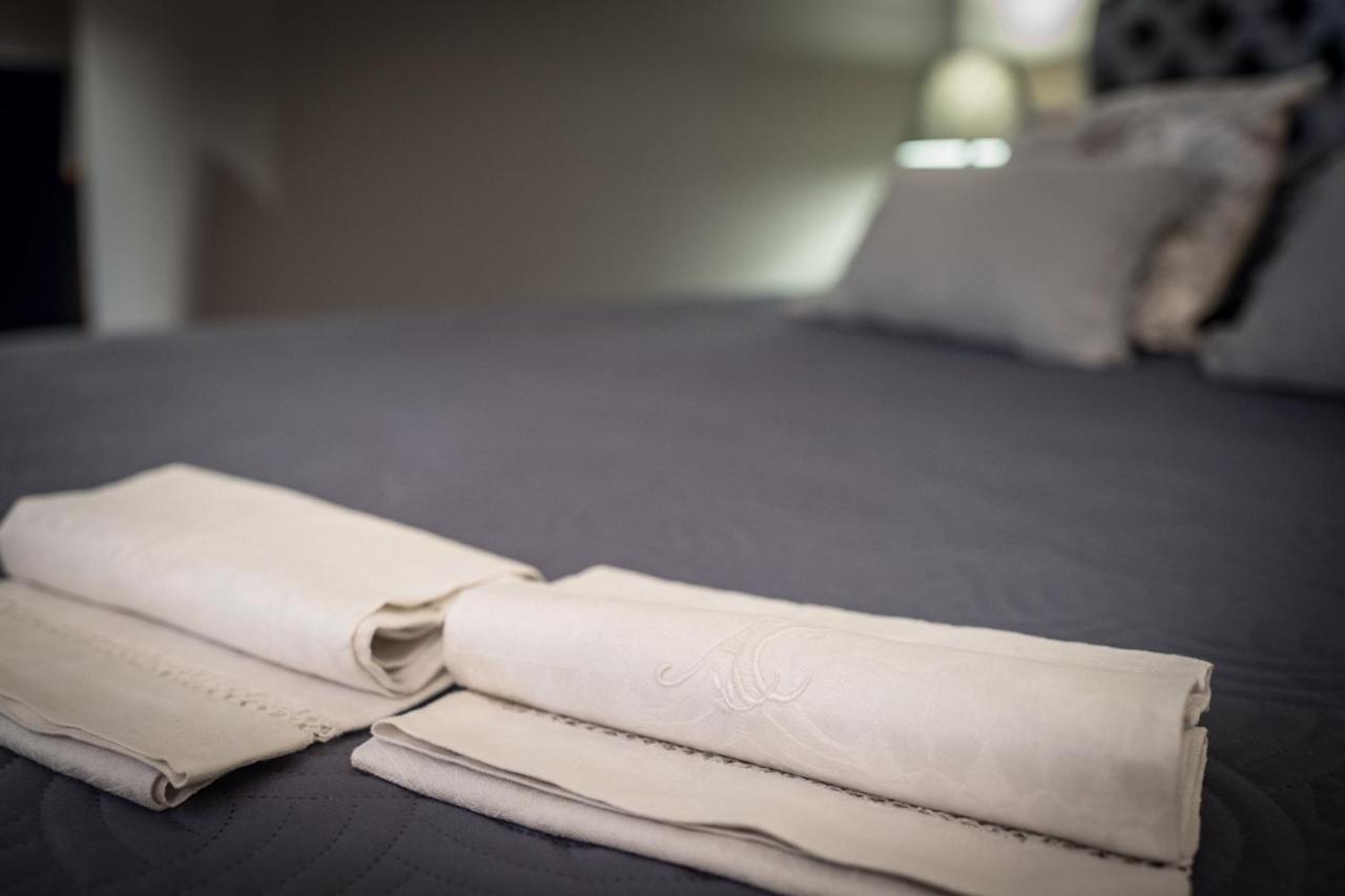 Palazzo Cosentino Bed & Breakfast Caltanissetta Bagian luar foto
