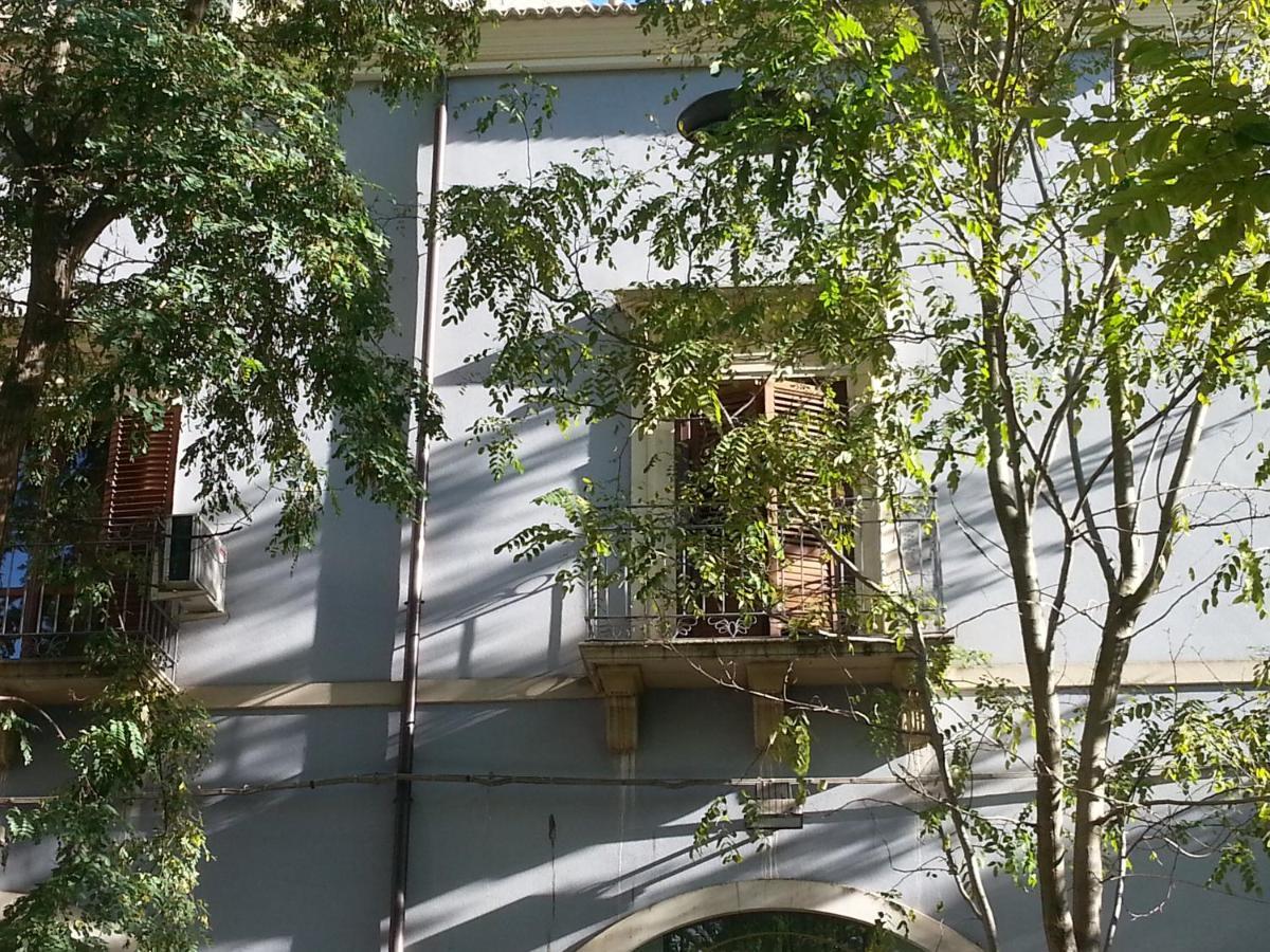 Palazzo Cosentino Bed & Breakfast Caltanissetta Bagian luar foto