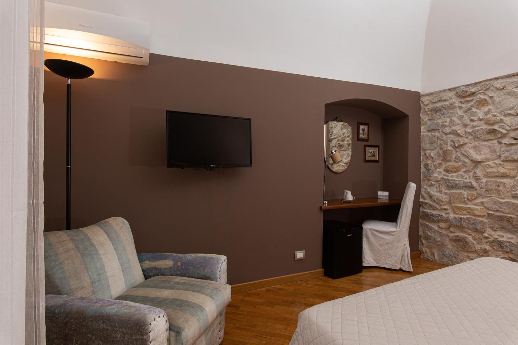 Palazzo Cosentino Bed & Breakfast Caltanissetta Bagian luar foto