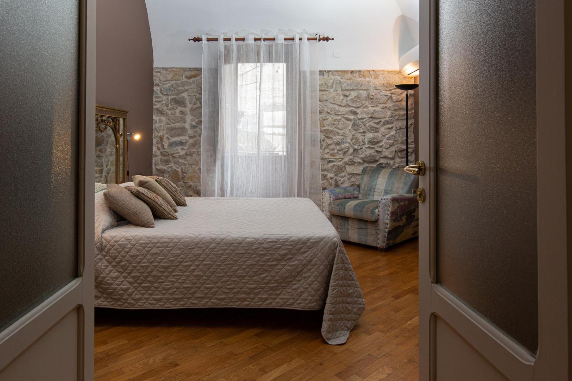 Palazzo Cosentino Bed & Breakfast Caltanissetta Bagian luar foto